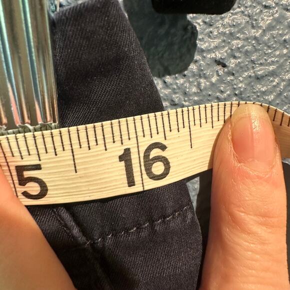 Talbots Size 4 Navy Shorts Micro Shorts Timeless Classic Capsule Wardrobe Cruise - Picture 5 of 8